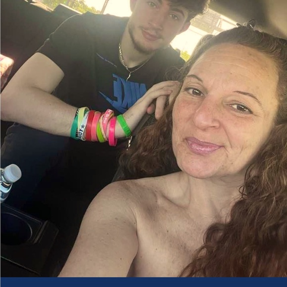 Meet your Posher, Lisa - Picture 1 of 1